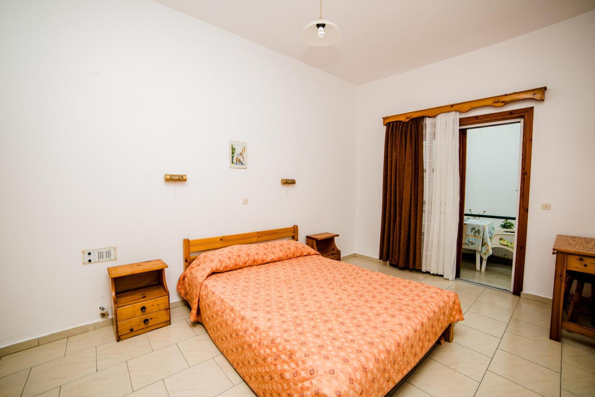 Erato Hotel Apartments Réthimno Kültér fotó