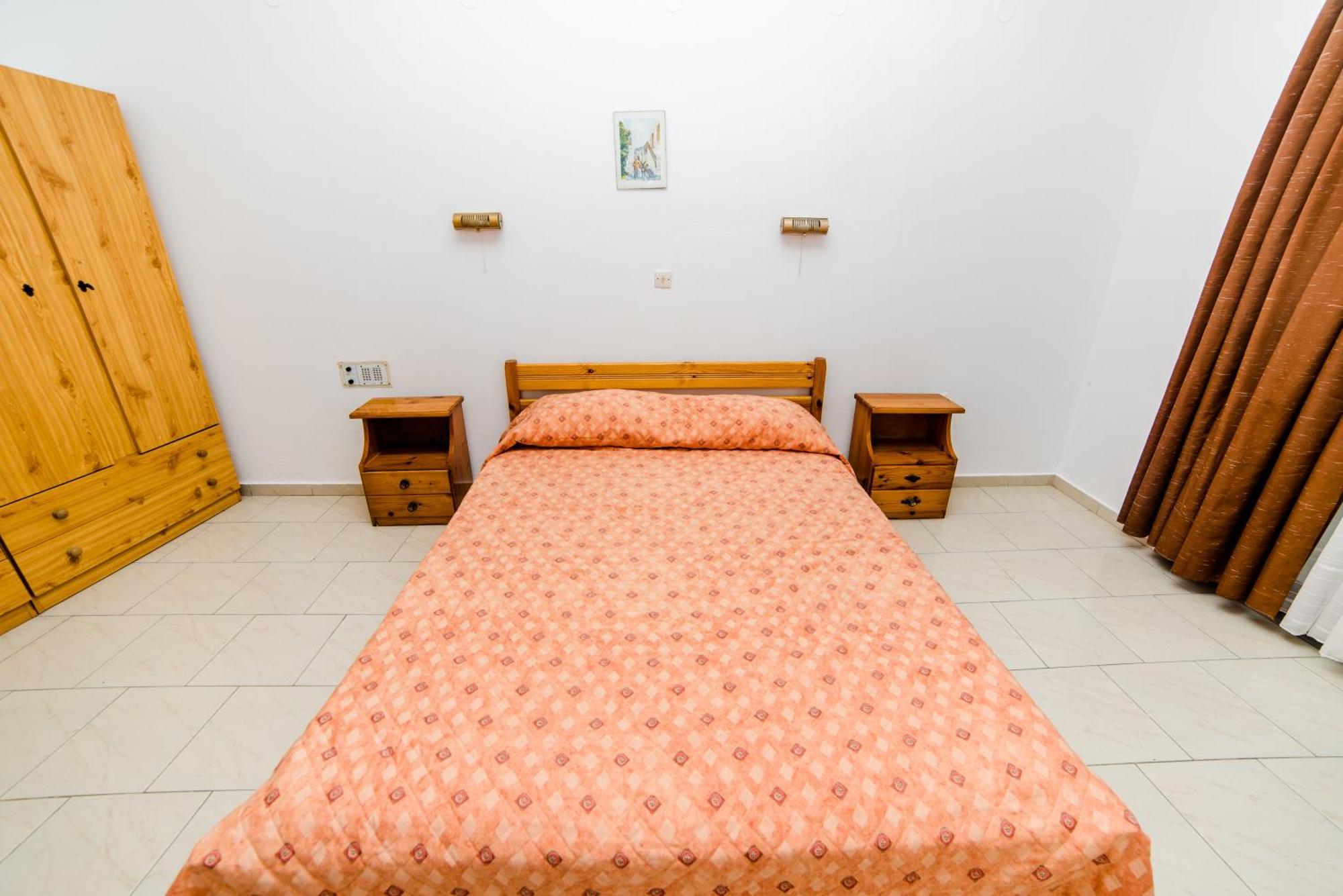Erato Hotel Apartments Réthimno Kültér fotó