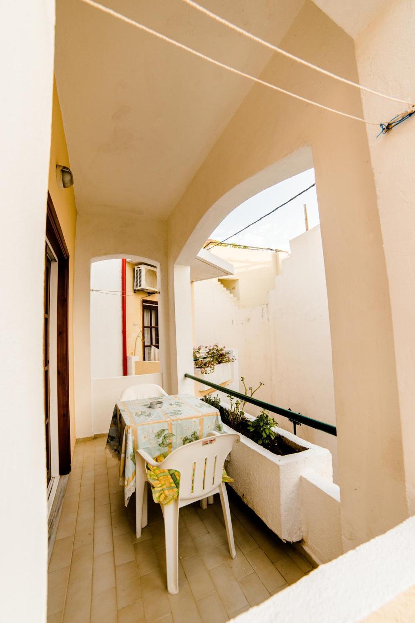 Erato Hotel Apartments Réthimno Kültér fotó